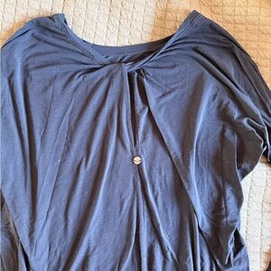 Twist back prAna shirt